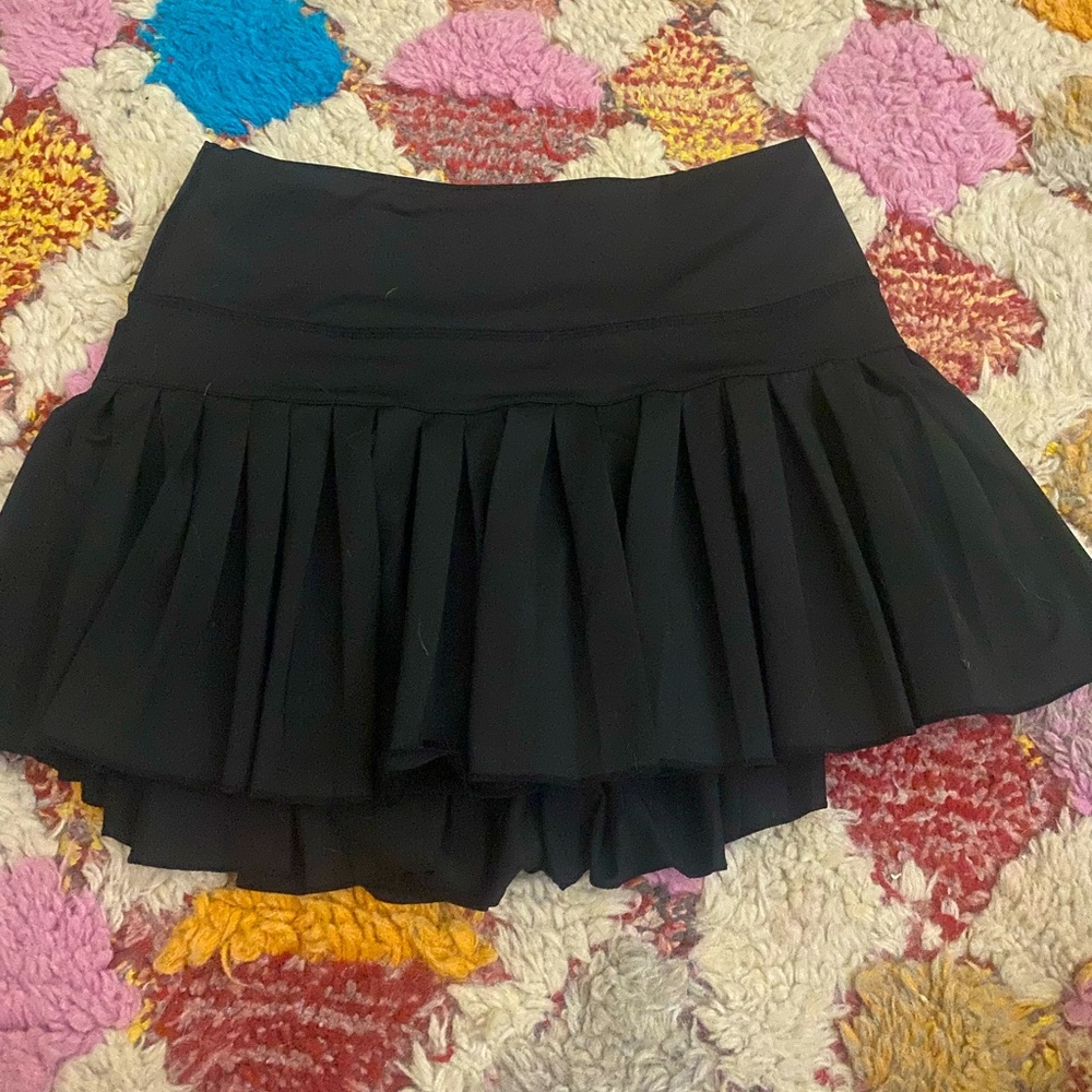 Gold Hinge Black Pleated Tennis Skirt